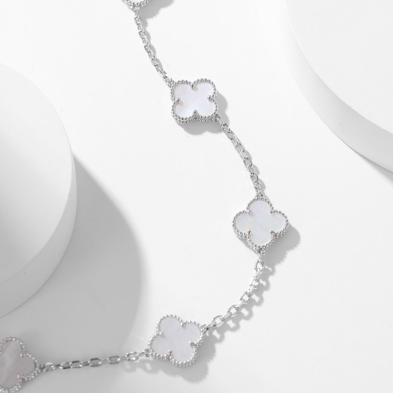 [Elitejewels]CLOVER 10 MOTIFS WHITE MOTHER OF PEARL NECKLACE