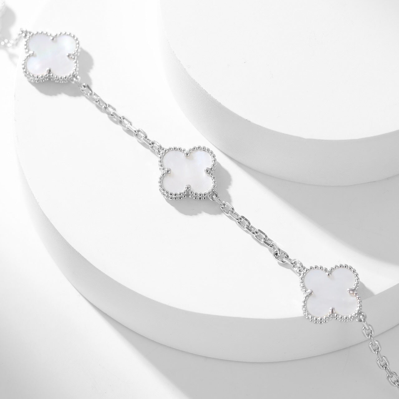 [Elitejewels]CLOVER 10 MOTIFS WHITE MOTHER OF PEARL NECKLACE