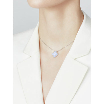 [Elitejewels]CLOVER 15MM BLUE CHALCEDONY NECKLACE SILVER