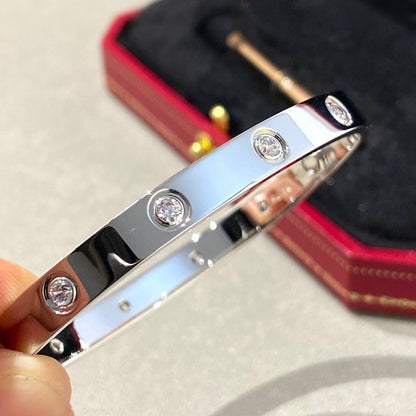 [エバリー JW]ラブブレスレット 6.1mm 10ダイヤモンド