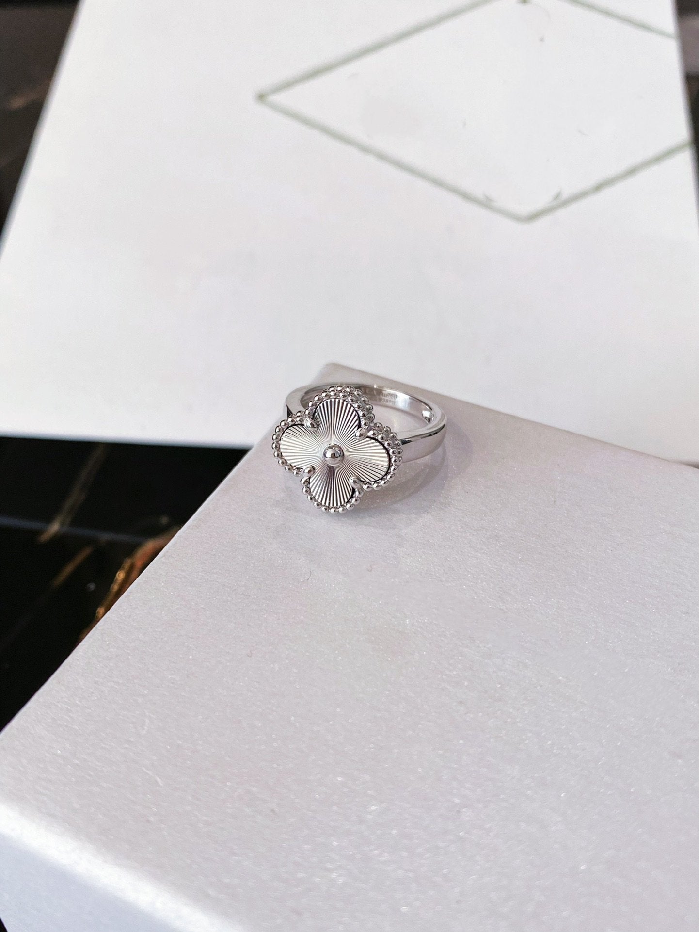 [Elitejewels]CLOVER SILVER RING