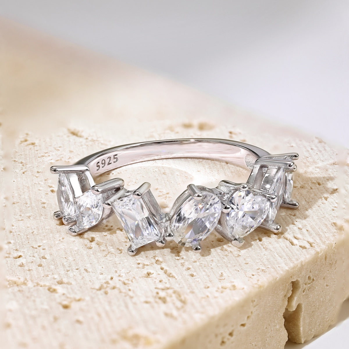 [Elitejewels]Delicate Multi Cut Ring