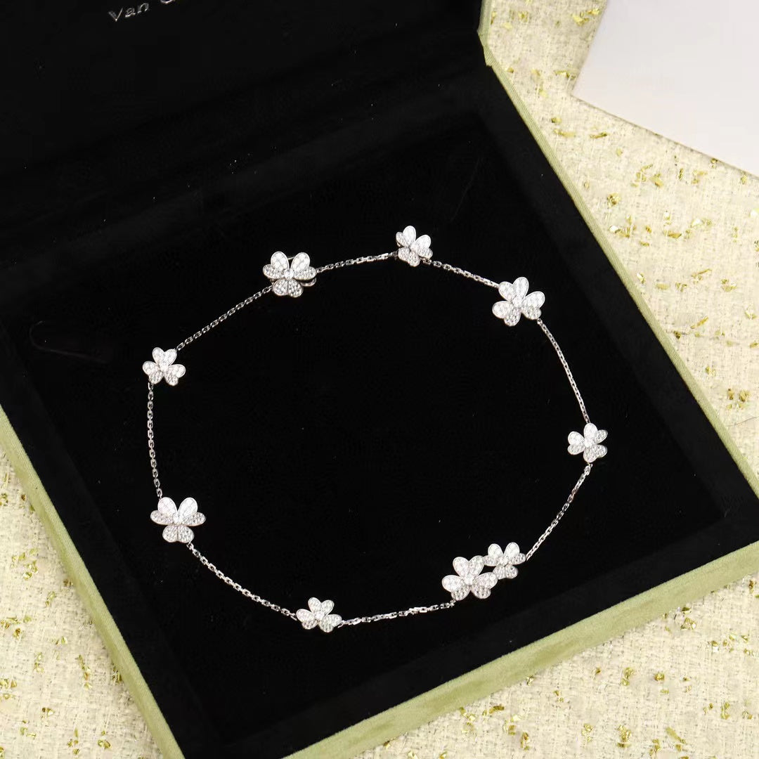 [Elitejewels]FRIVOLE SILVER 9 FLOWERS NECKLACE