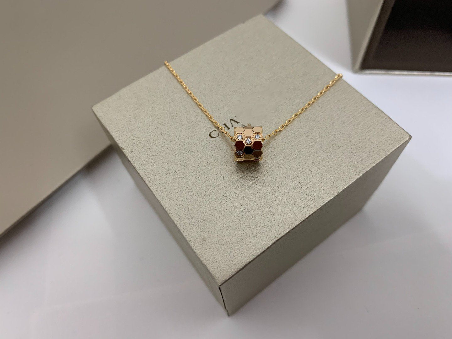[Everoly JW] BEE LOVE DIAMANT-HALSKETTE