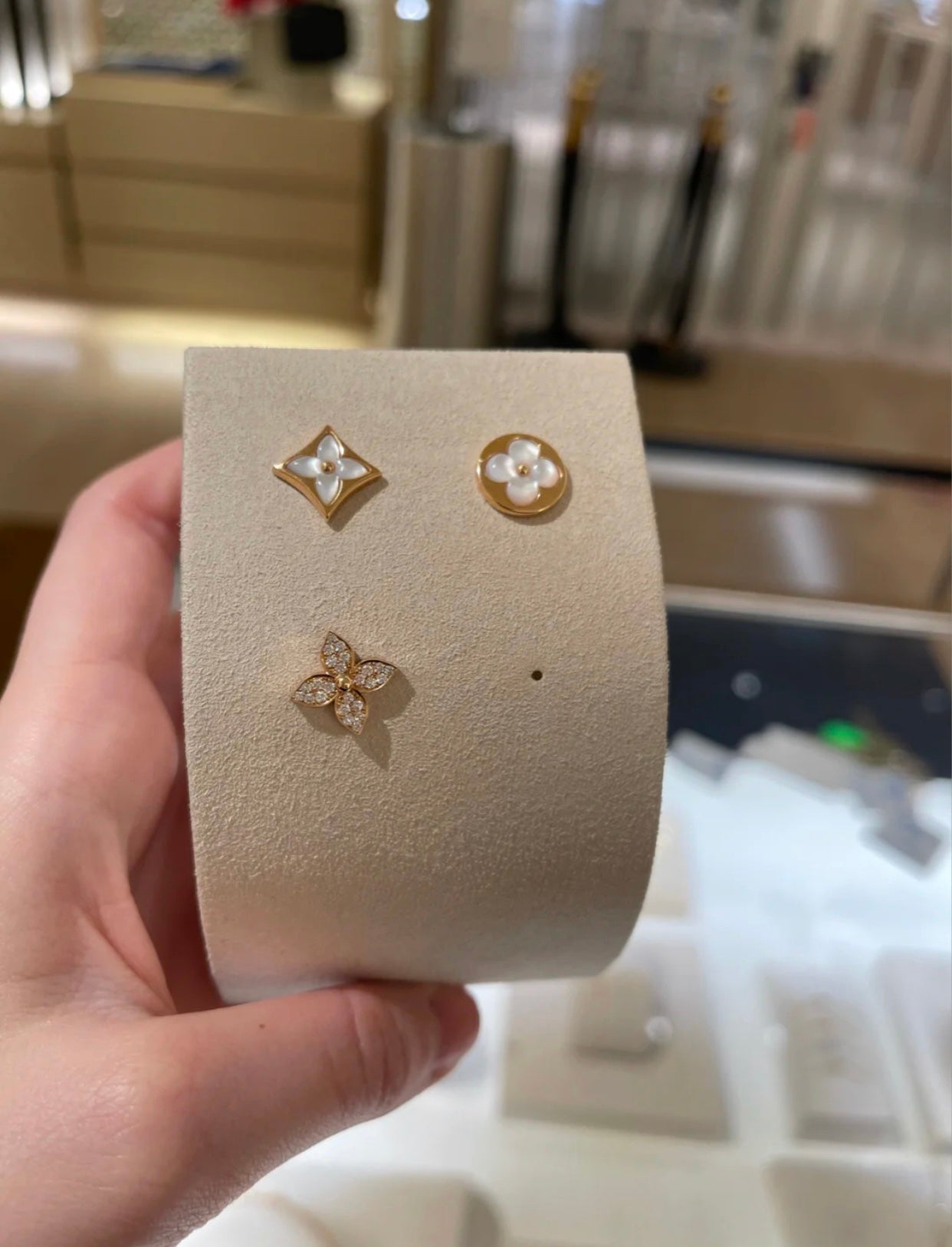 [Everoly JW] STAR BLOSSOM OHRSTECKER ROTGOLD DIAMANTEN