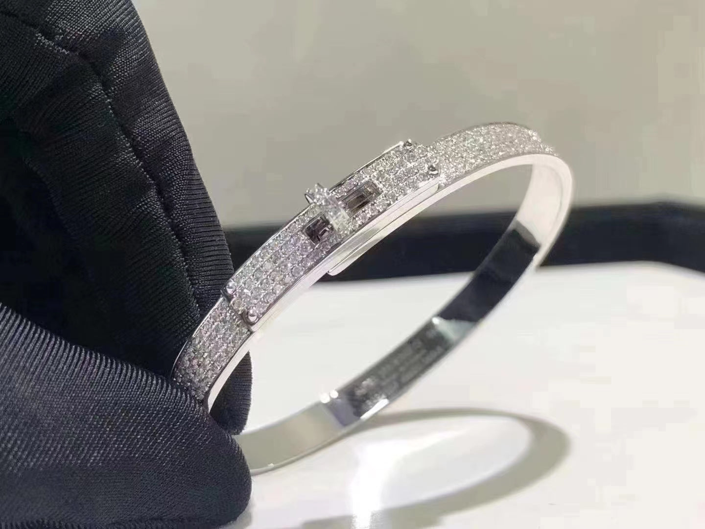 [Elitejewels]HM KELLY BRACELET IN SILVER AND FULL PAVE DIAMOND