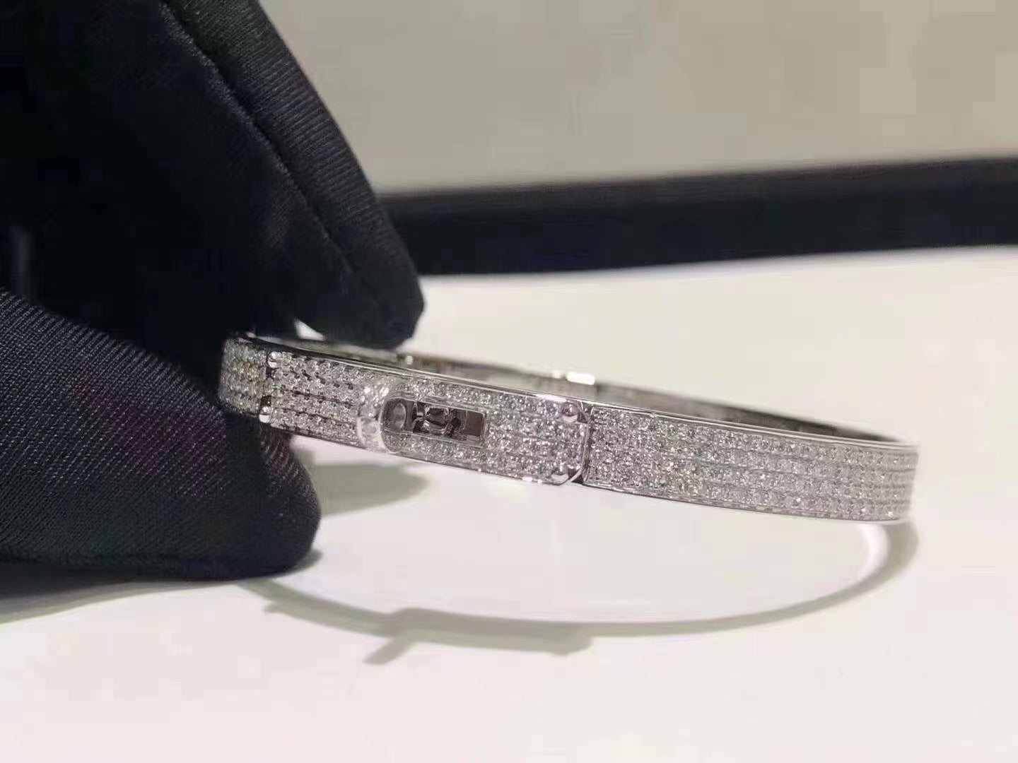 [Everoly JW]HM KELLY ARMBAND AUS SILBER MIT VOLLSTÄNDIGEM PAVE-DIAMANT