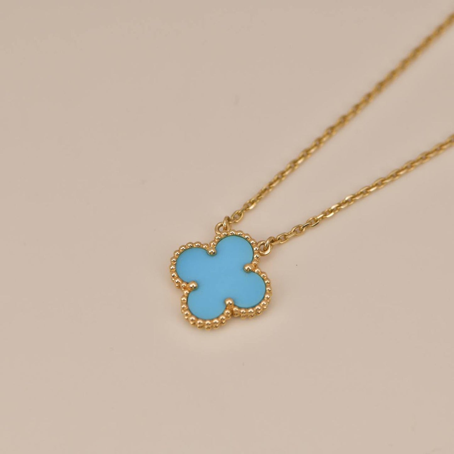 [Elitejewels]CLOVER 15MM VINTAGE TURQUOISE NECKLACE