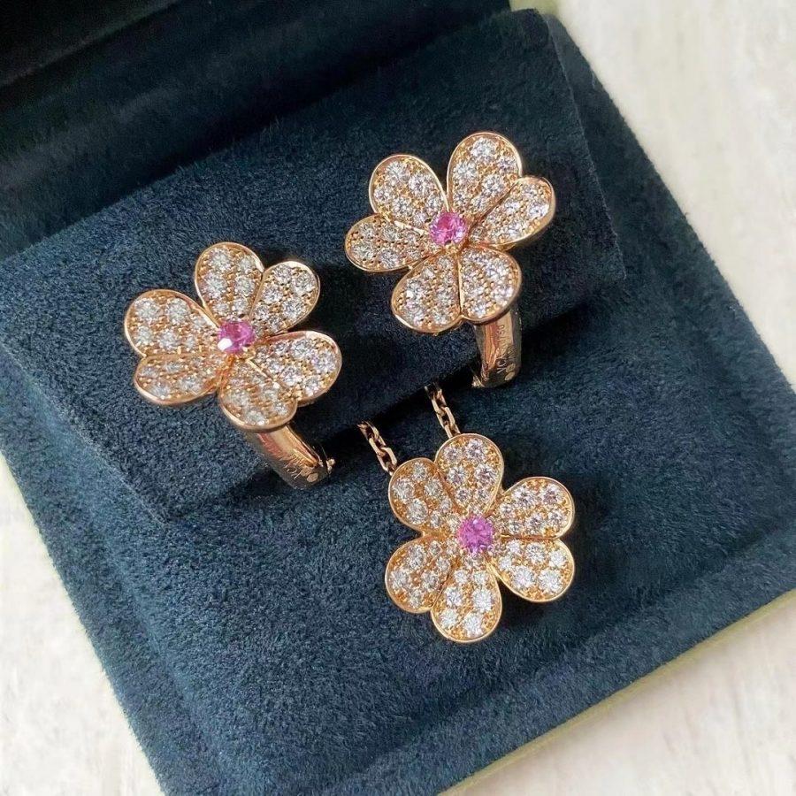 [Everoly JW]FRIVOLE ROSÉGOLD-HALSKETTE MIT BLUMEN UND DIAMANTEN