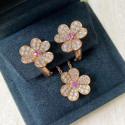 [Everoly JW]FRIVOLE ROSÉGOLD-HALSKETTE MIT BLUMEN UND DIAMANTEN