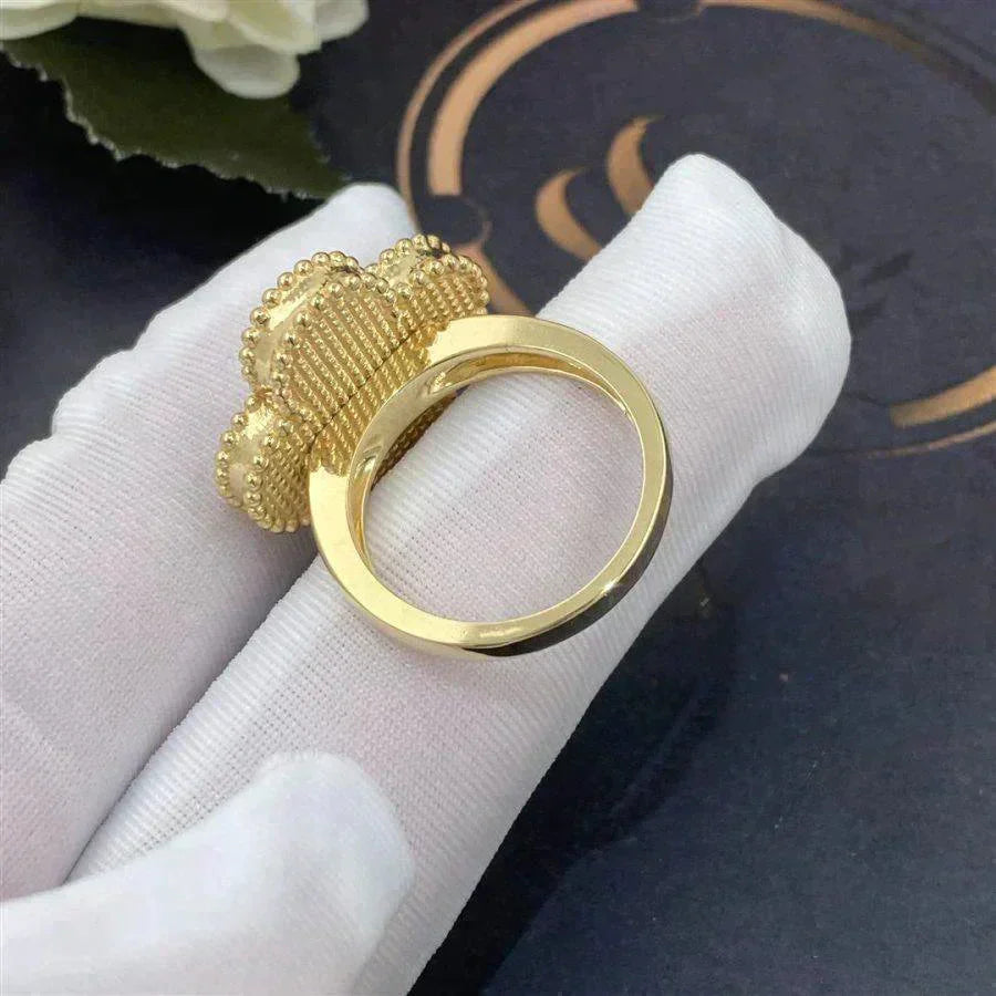 [Elitejewels]CLOVER WHITE MOP RING