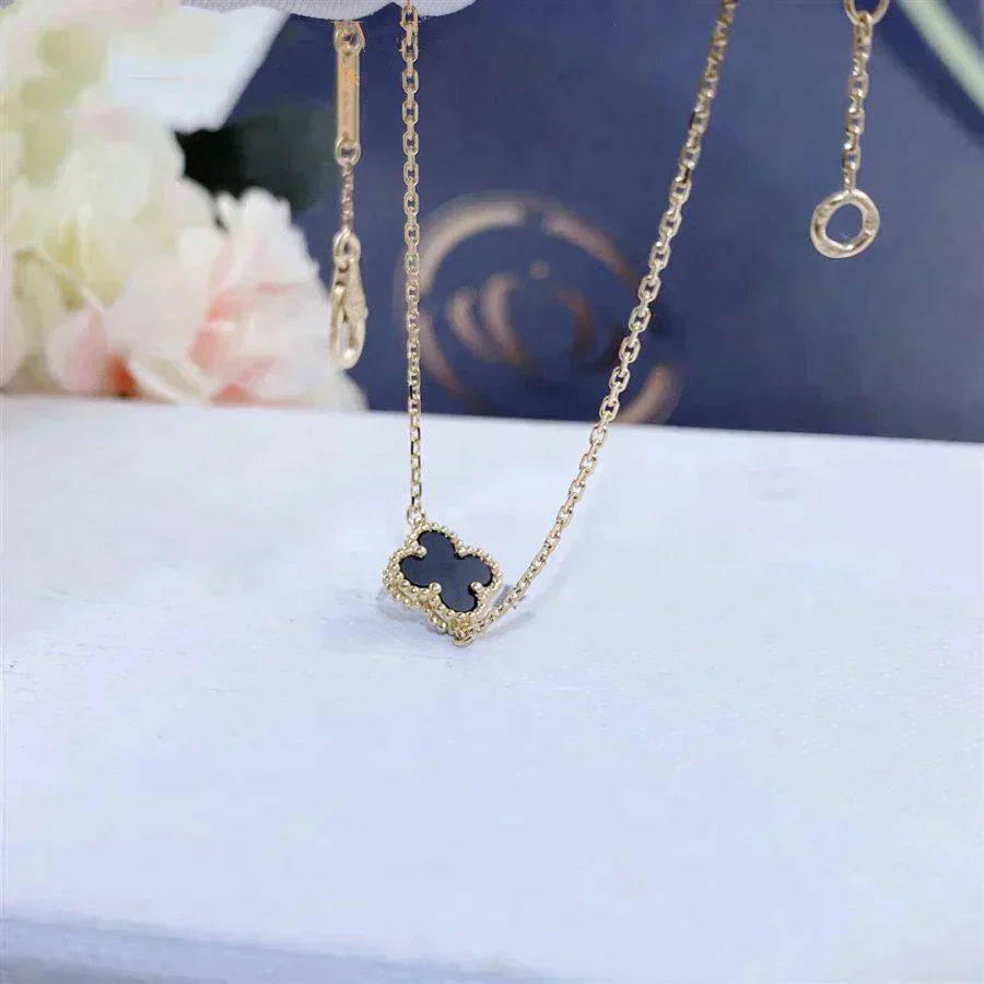[Everoly JW]CLOVER ONYX EINZELNE BLUME ARMBAND