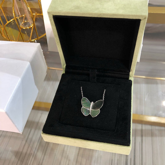 [Elitejewels]LARGE BUTTERFLY SILVER PENDANT DIAMOND NECKLACE