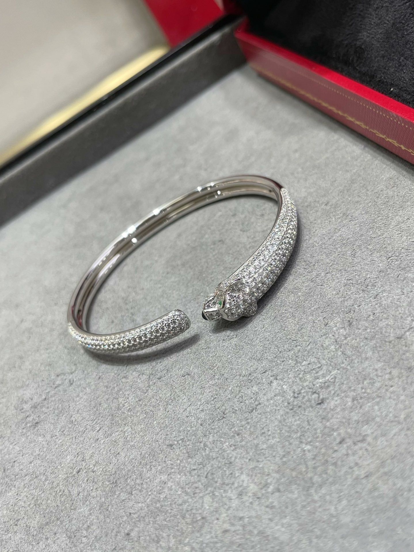 [Everoly JW] PANTHERE VOLLMUNDIGES OFFENES ARMBAND